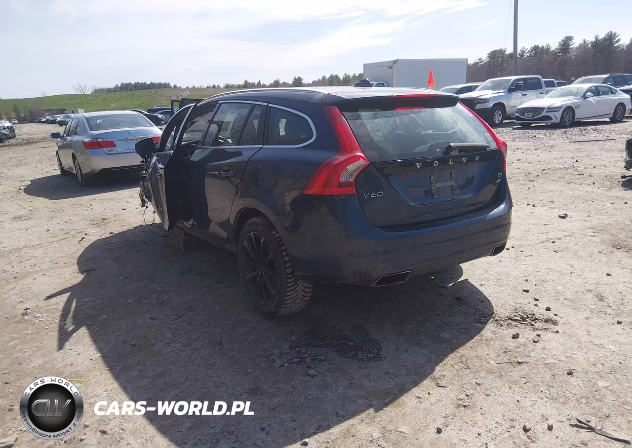2015 Volvo V60 T5 Premier VIN:YV1612SK2F1233778 - 3