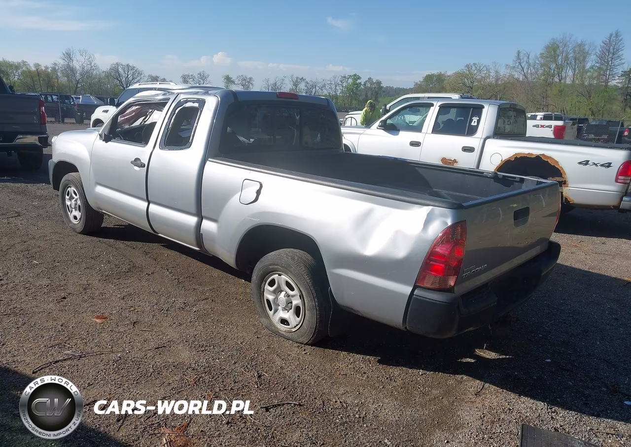 2015 Toyota Tacoma VIN:5TFTX4CNXFX059712 - 3
