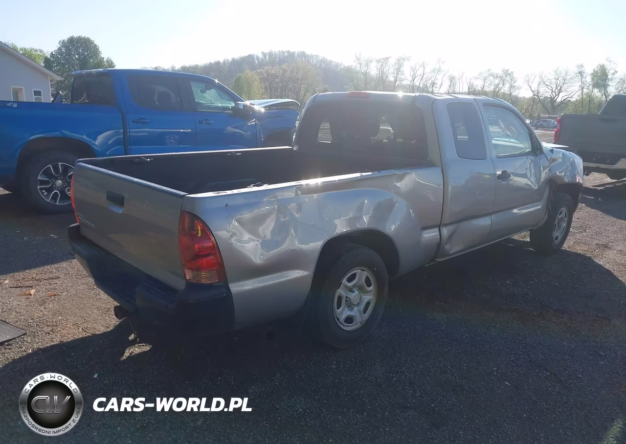 2015 Toyota Tacoma VIN:5TFTX4CNXFX059712 - 4