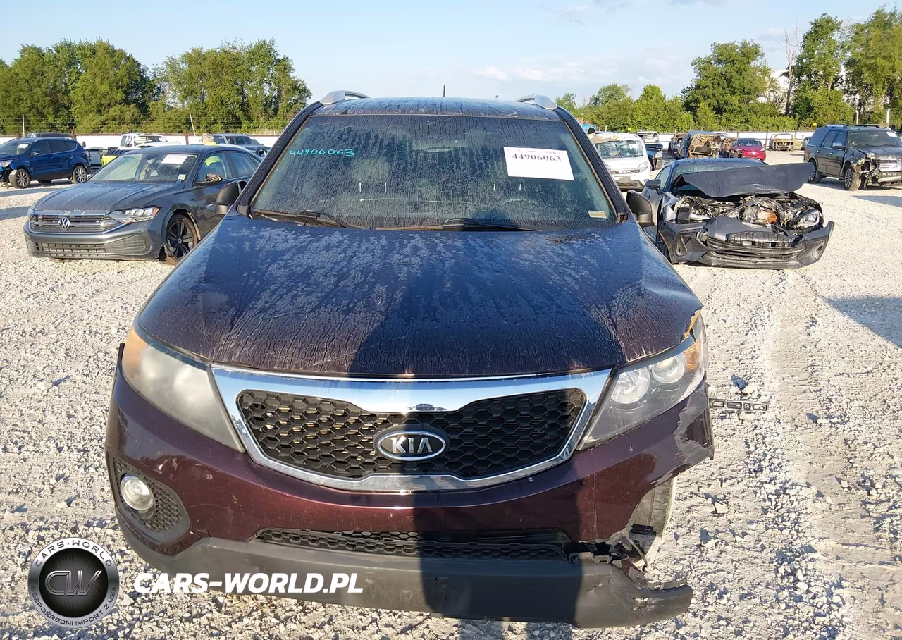 2011 Kia Sorento Lx V6 VIN:5XYKTDA24BG144851 - 12