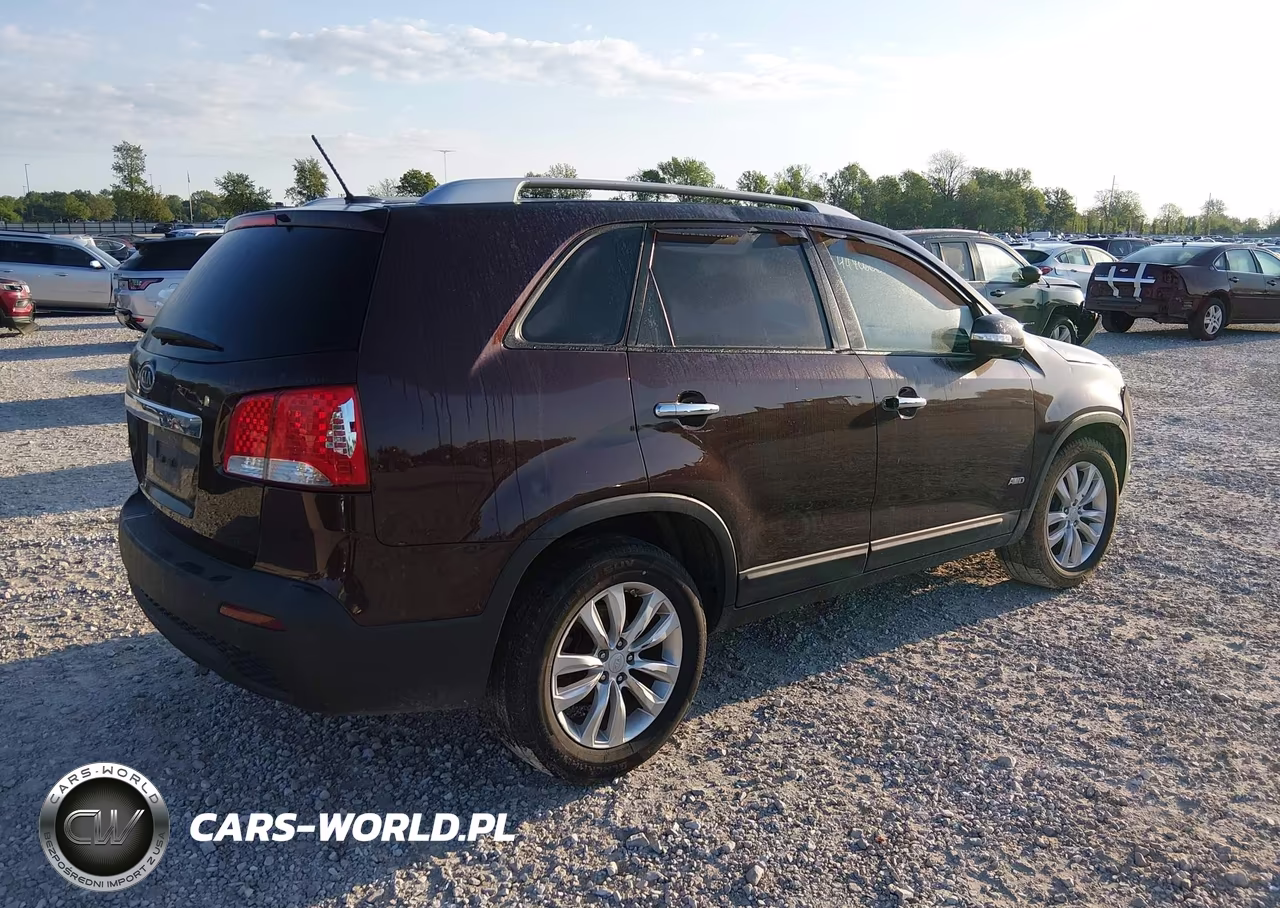 2011 Kia Sorento Lx V6 VIN:5XYKTDA24BG144851 - 4