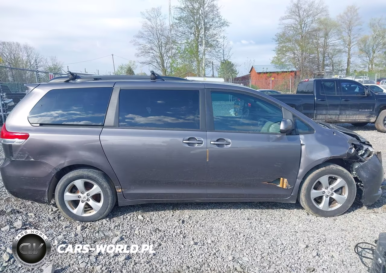 2011 Toyota Sienna Le V6 VIN:5TDKK3DC7BS126610 - 13