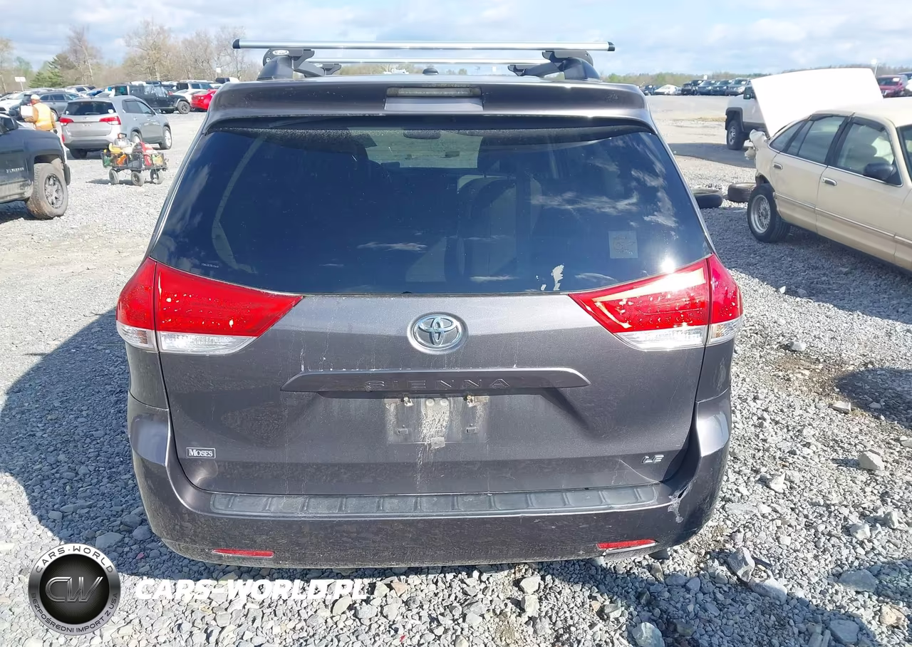 2011 Toyota Sienna Le V6 VIN:5TDKK3DC7BS126610 - 16