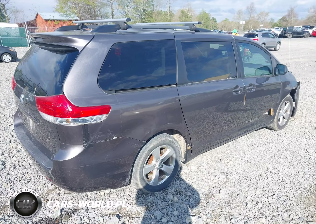 2011 Toyota Sienna Le V6 VIN:5TDKK3DC7BS126610 - 4