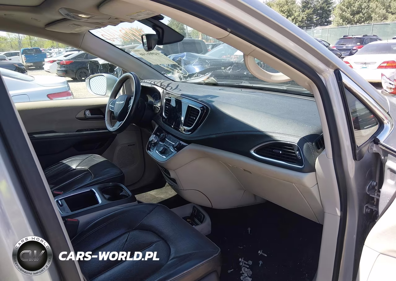 2018 Chrysler Pacifica Limited VIN:2C4RC1GG1JR251978 - 5