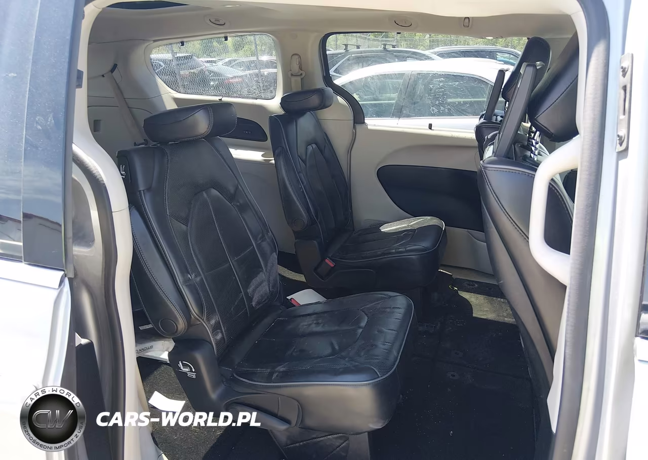 2018 Chrysler Pacifica Limited VIN:2C4RC1GG1JR251978 - 8