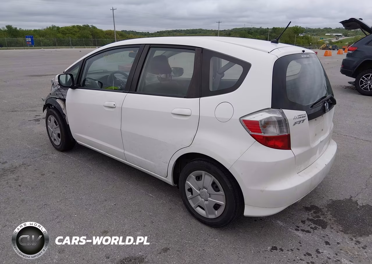 2013 Honda Fit VIN:JHMGE8H35DC035519 - 3