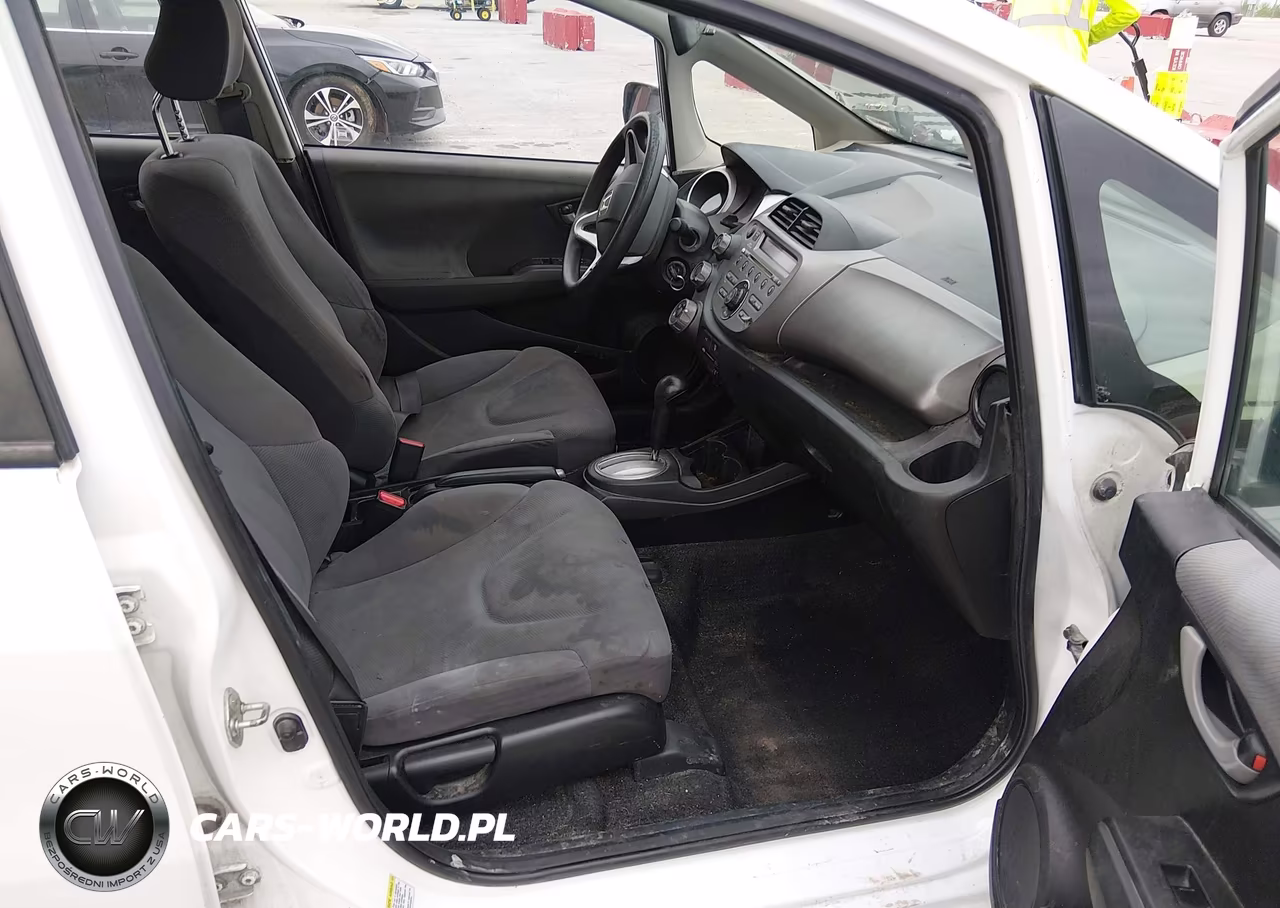 2013 Honda Fit VIN:JHMGE8H35DC035519 - 5