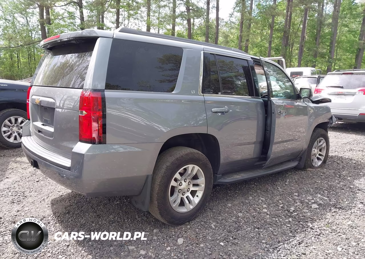 2019 Chevrolet Tahoe Lt VIN:1GNSKBKC0KR260426 - 4
