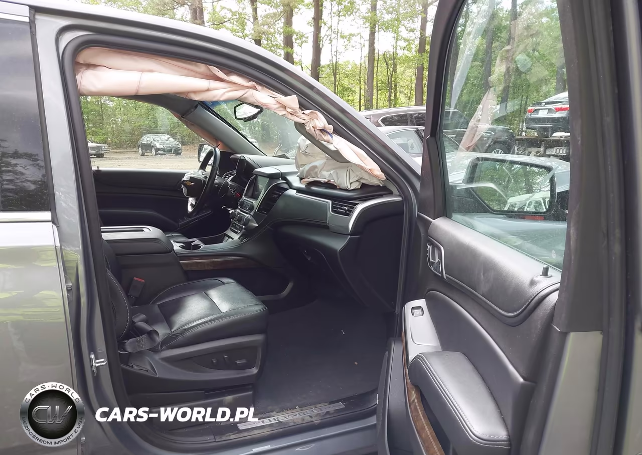 2019 Chevrolet Tahoe Lt VIN:1GNSKBKC0KR260426 - 5