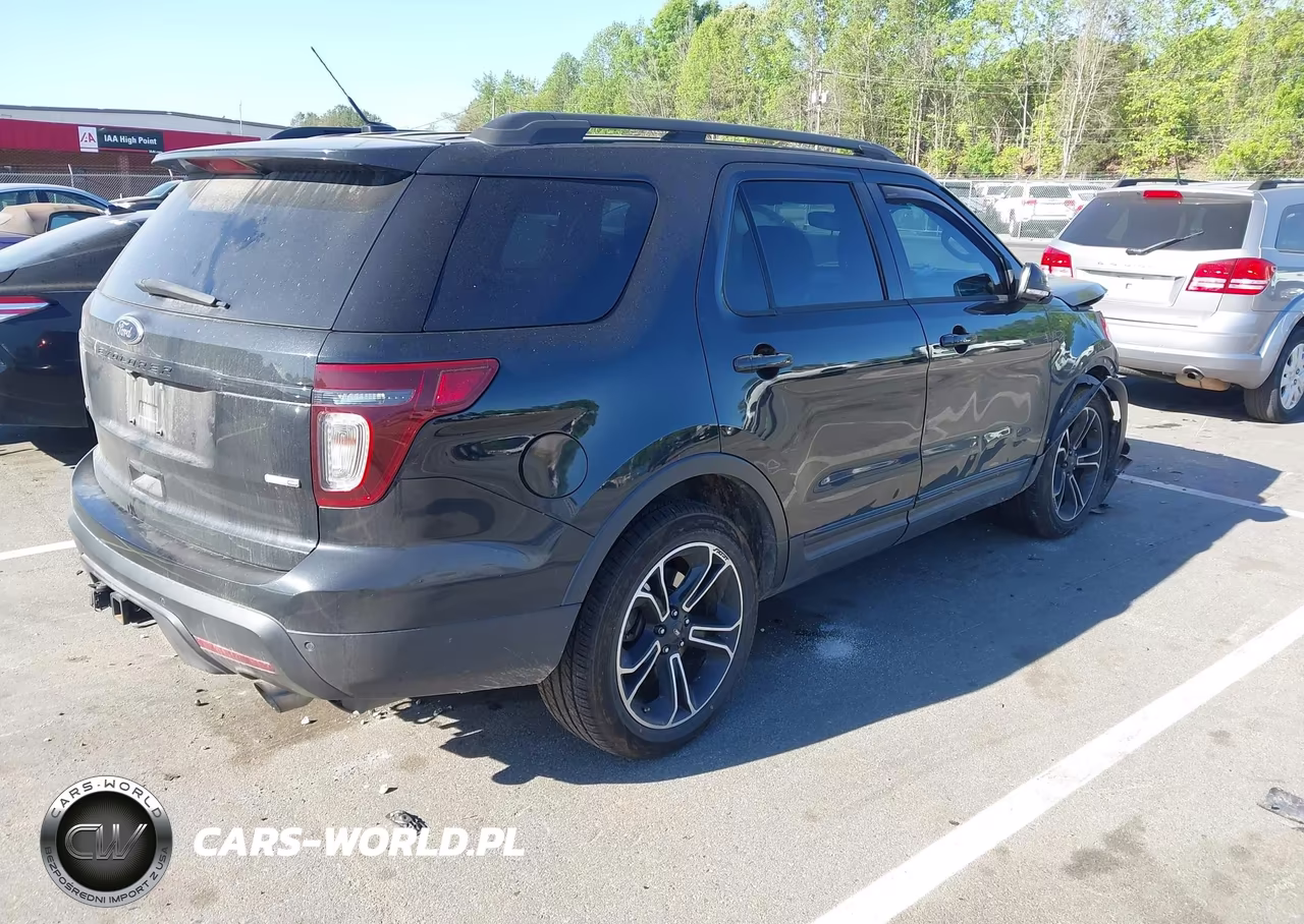 2015 Ford Explorer Sport VIN:1FM5K8GT9FGC59130 - 4