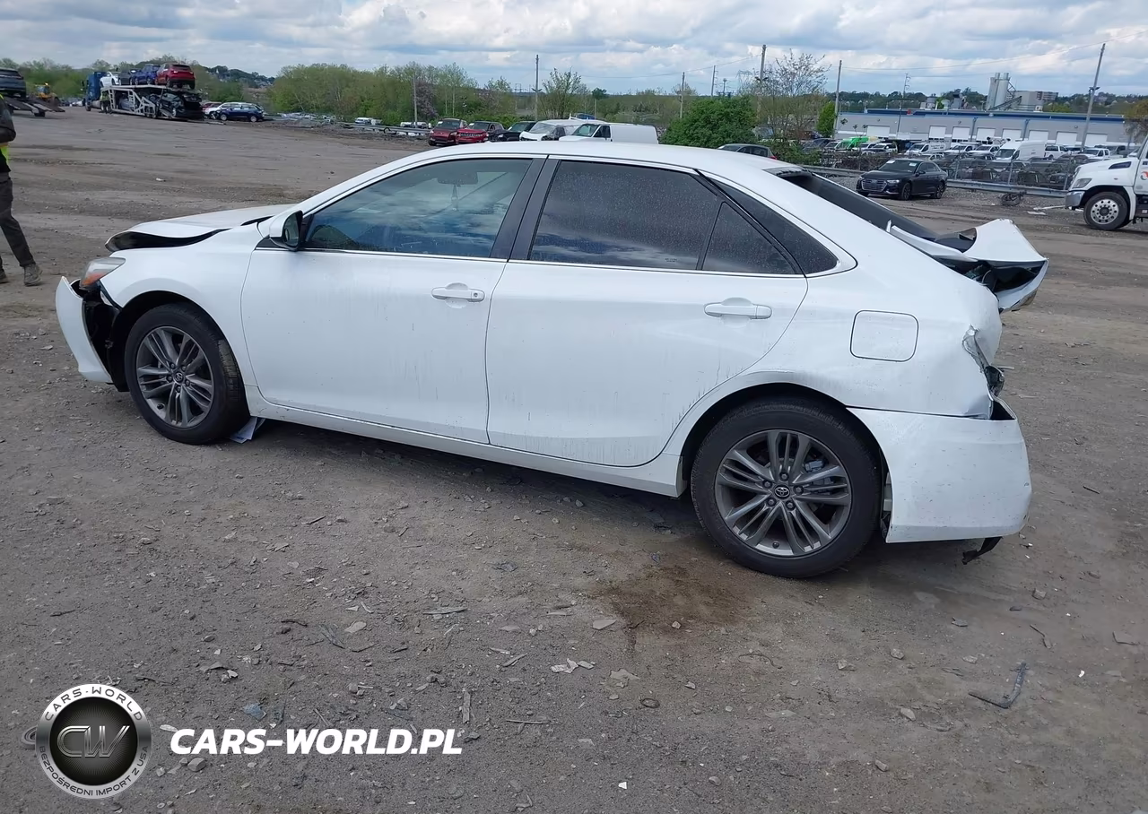 2017 Toyota Camry Se VIN:4T1BF1FKXHU635815 - 3