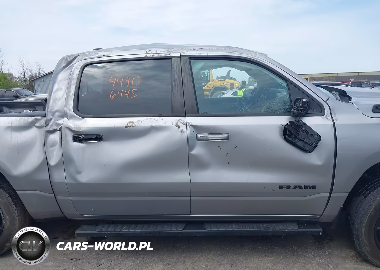 2020 Ram 1500 VIN:1C6SRFFT2LN182317 - 14