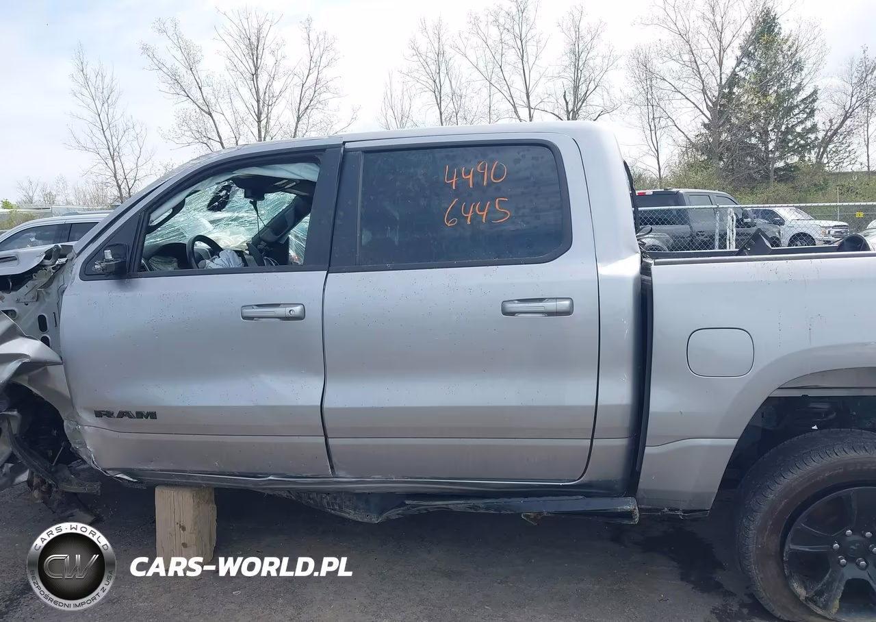 2020 Ram 1500 VIN:1C6SRFFT2LN182317 - 15