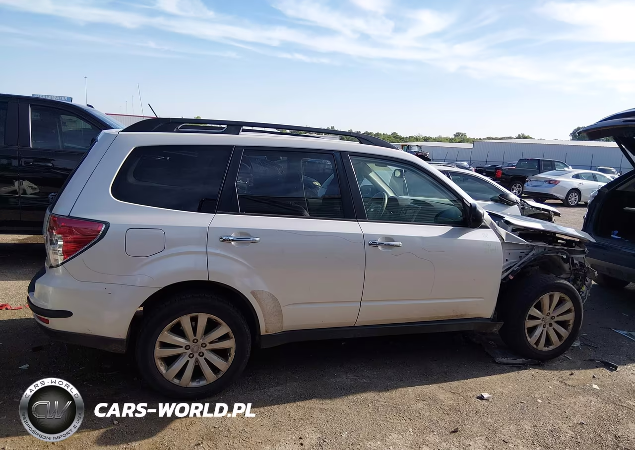2013 Subaru Forester 2.5X Premium VIN:JF2SHADCXDH429652 - 14