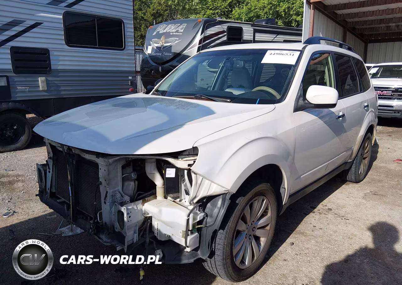 2013 Subaru Forester 2.5X Premium VIN:JF2SHADCXDH429652 - 2