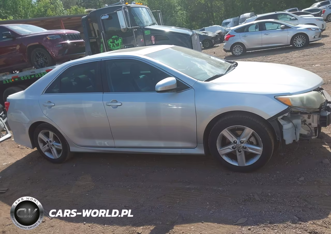 2014 Toyota Camry Se VIN:4T1BF1FK2EU393212 - 14