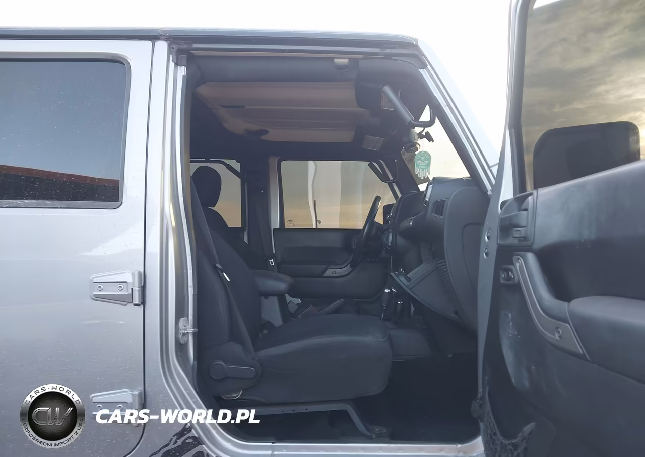 2016 Jeep Wrangler Unlimited Sport VIN:1C4HJWDG2GL177412 - 5