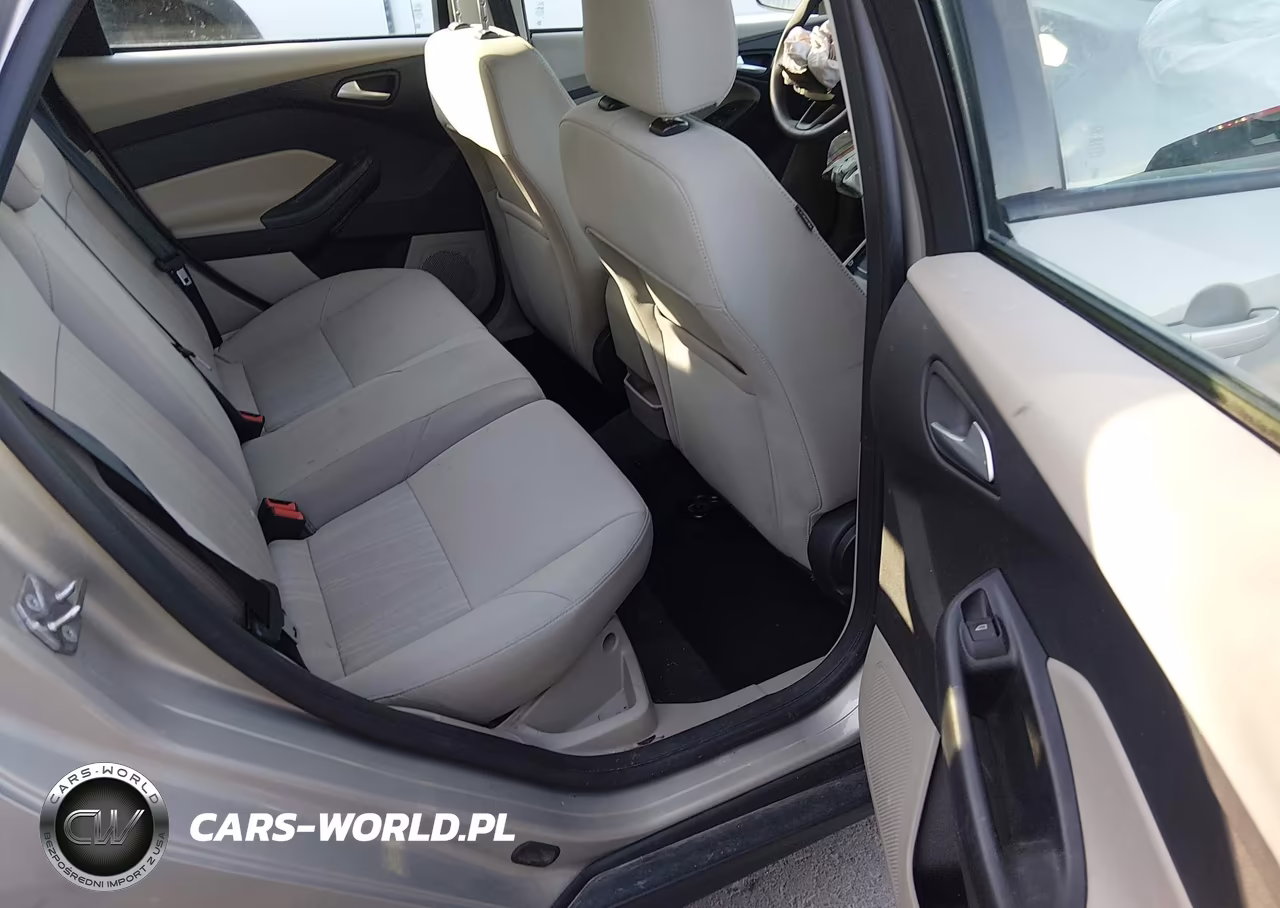 2015 Ford Focus Se VIN:1FADP3K27FL256596 - 8