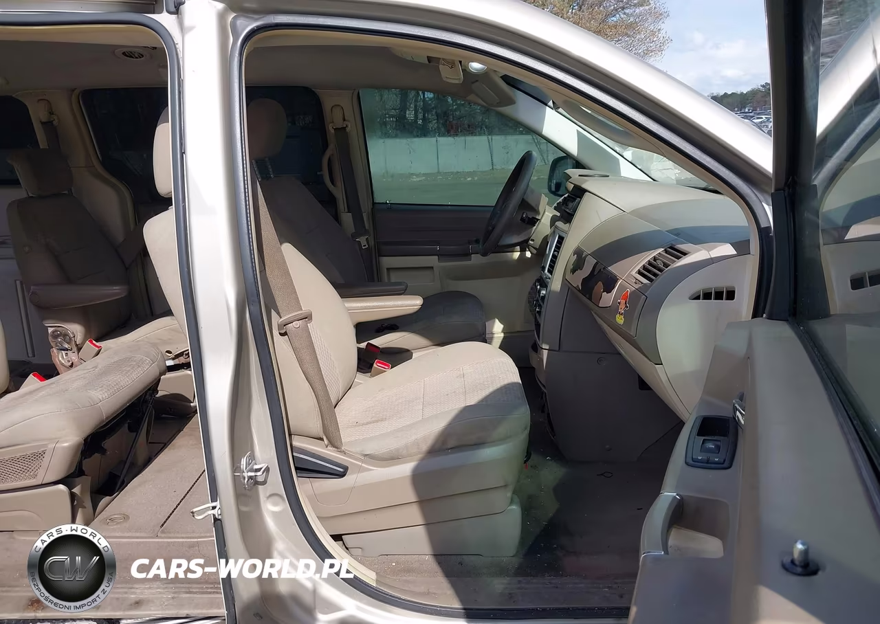 2009 Chrysler Town & Country Lx VIN:2A8HR44E49R513317 - 5