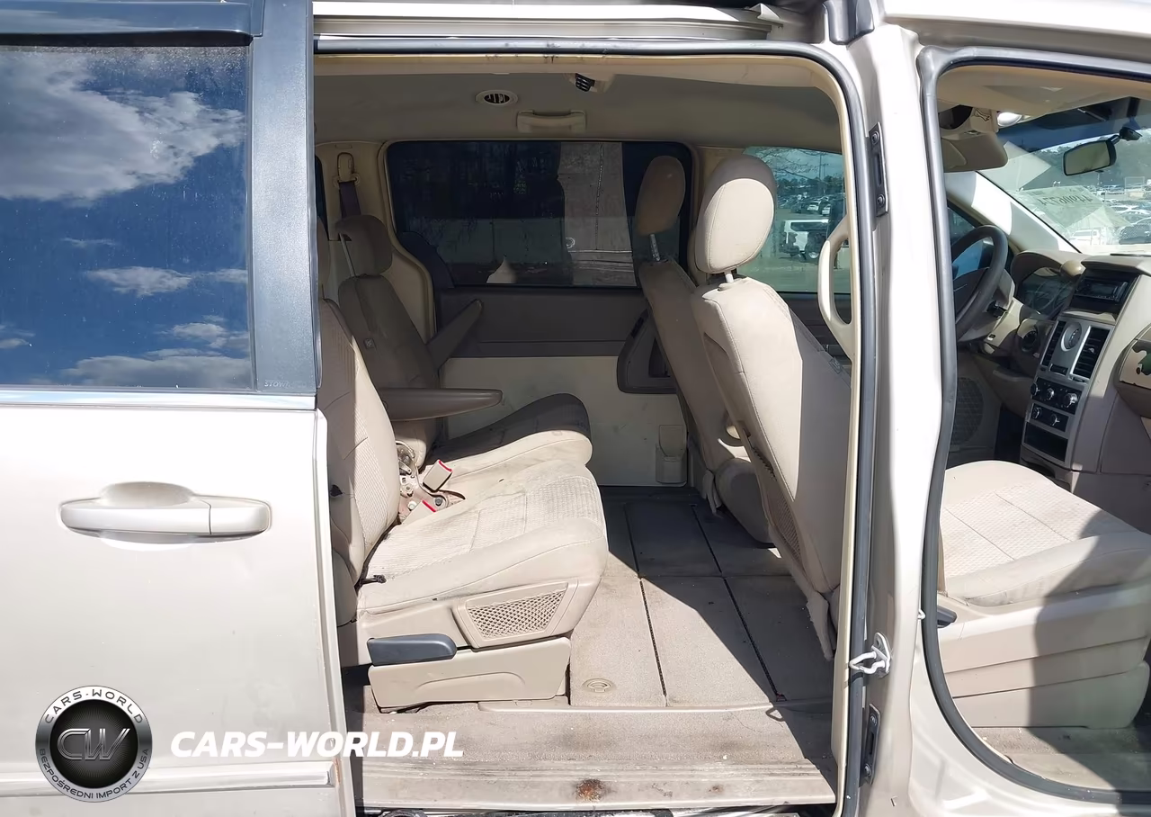 2009 Chrysler Town & Country Lx VIN:2A8HR44E49R513317 - 8