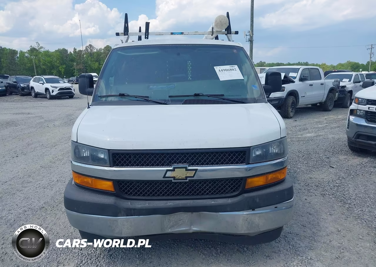 2018 Chevrolet Express 2500 Work Van VIN:1GCWGAFG5J1910531 - 12
