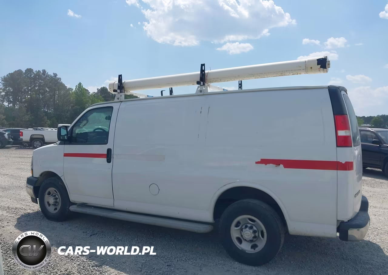 2018 Chevrolet Express 2500 Work Van VIN:1GCWGAFG5J1910531 - 14