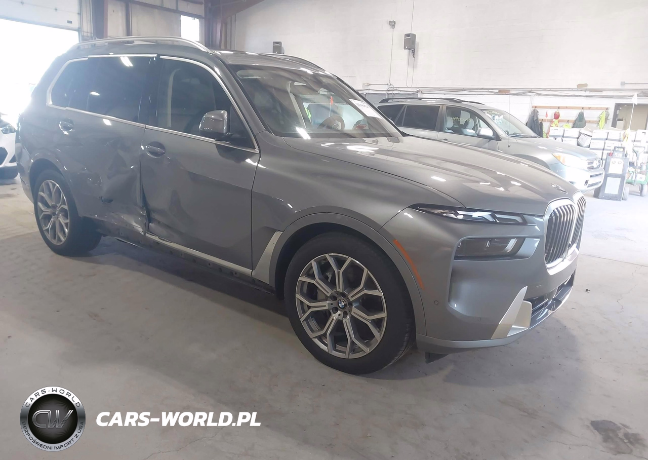 2025 BMW X7 xDrive40I