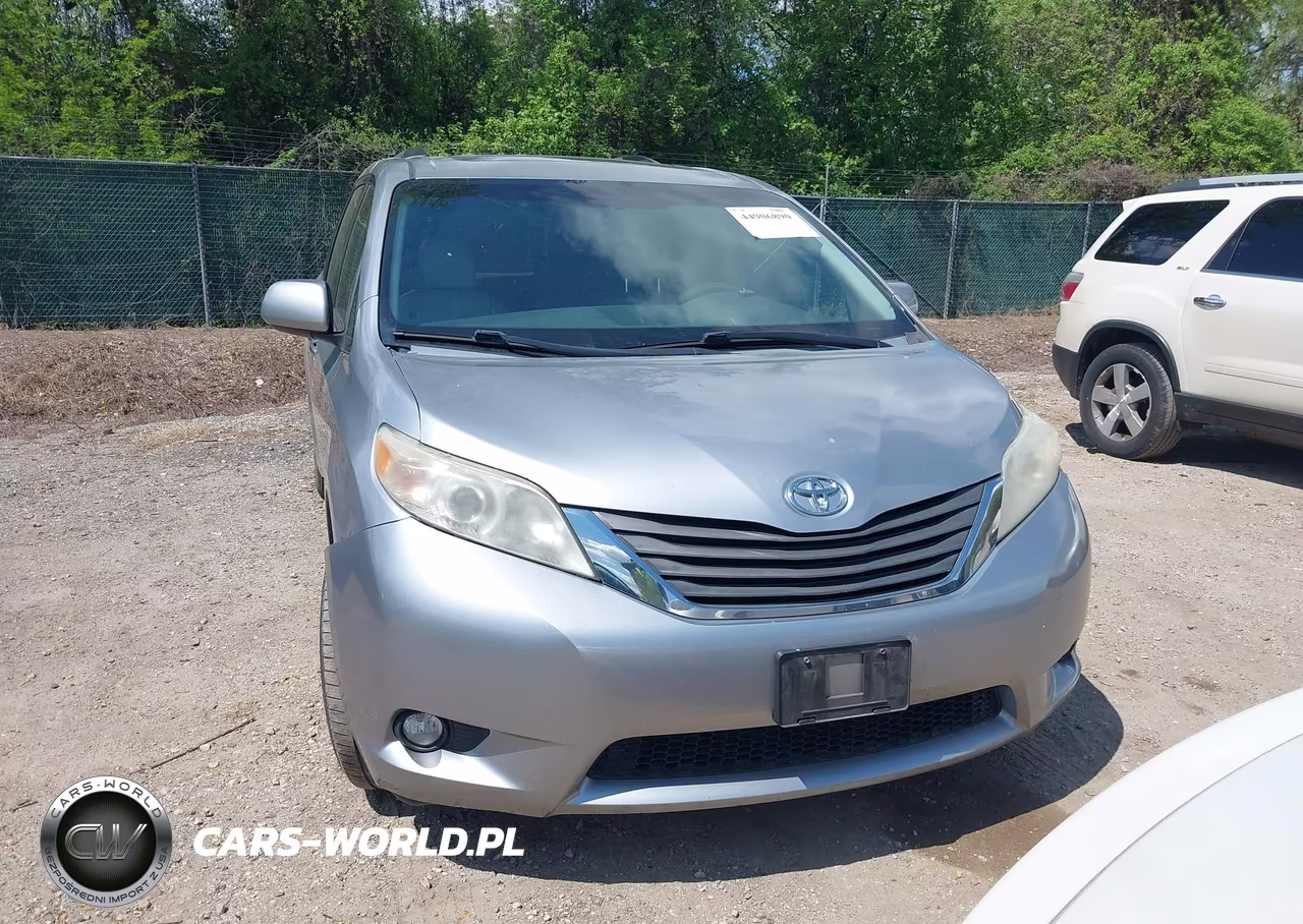 2011 Toyota Sienna Xle V6 VIN:5TDYK3DC5BS084206 - 12