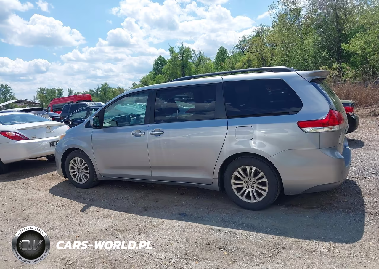 2011 Toyota Sienna Xle V6 VIN:5TDYK3DC5BS084206 - 14