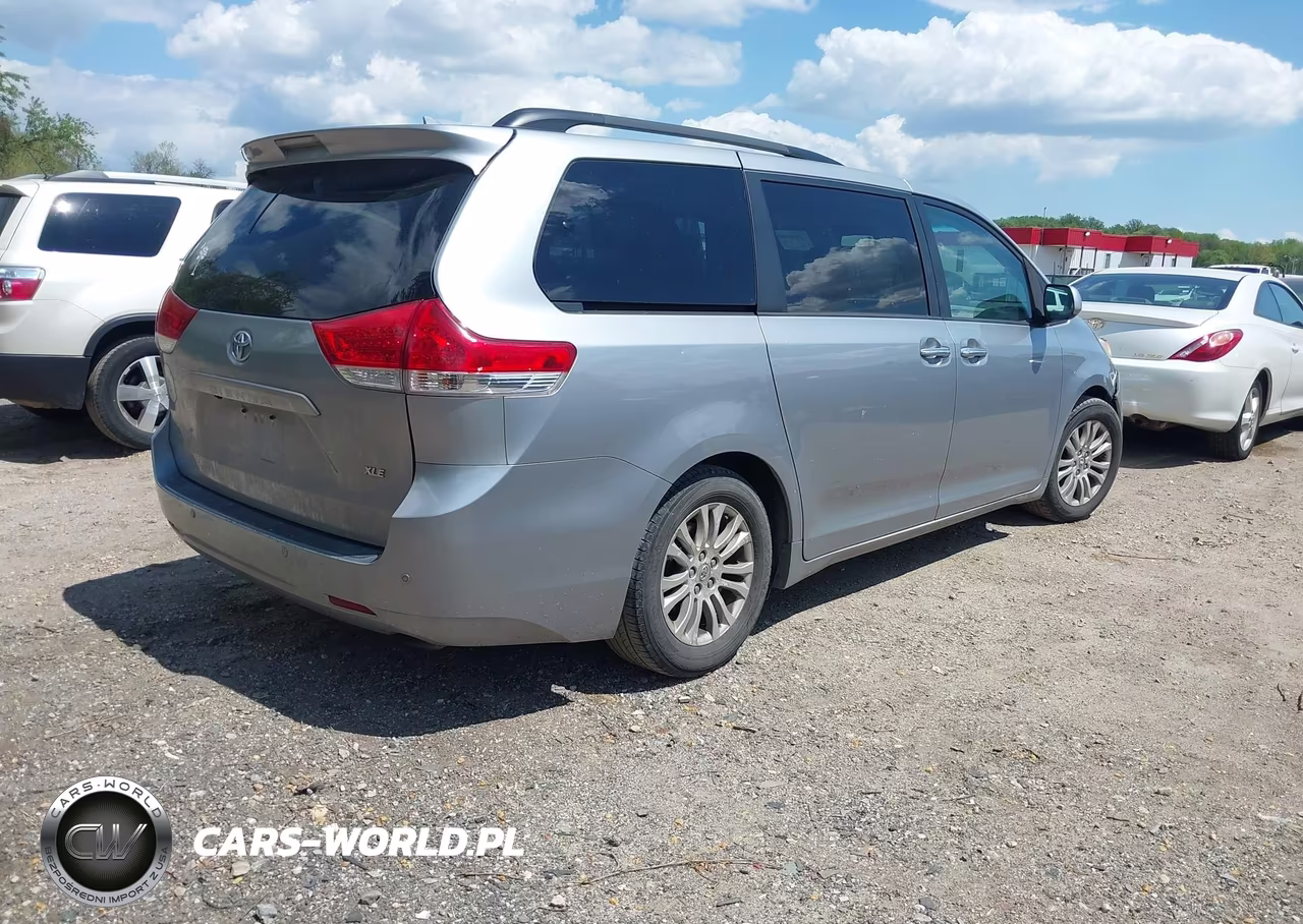 2011 Toyota Sienna Xle V6 VIN:5TDYK3DC5BS084206 - 4