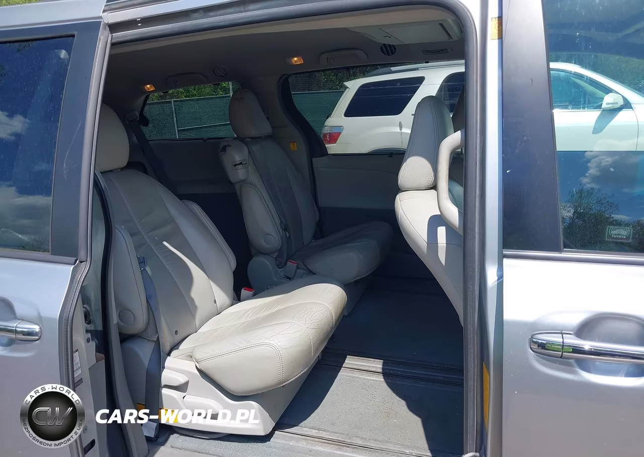 2011 Toyota Sienna Xle V6 VIN:5TDYK3DC5BS084206 - 8
