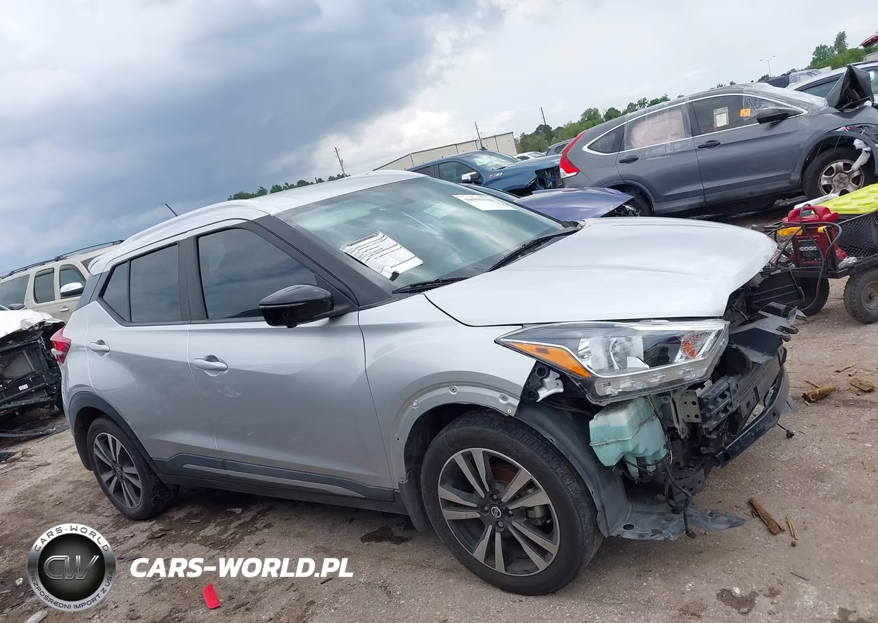 2018 Nissan Kicks Sr VIN:3N1CP5CU8JL497116 - 13