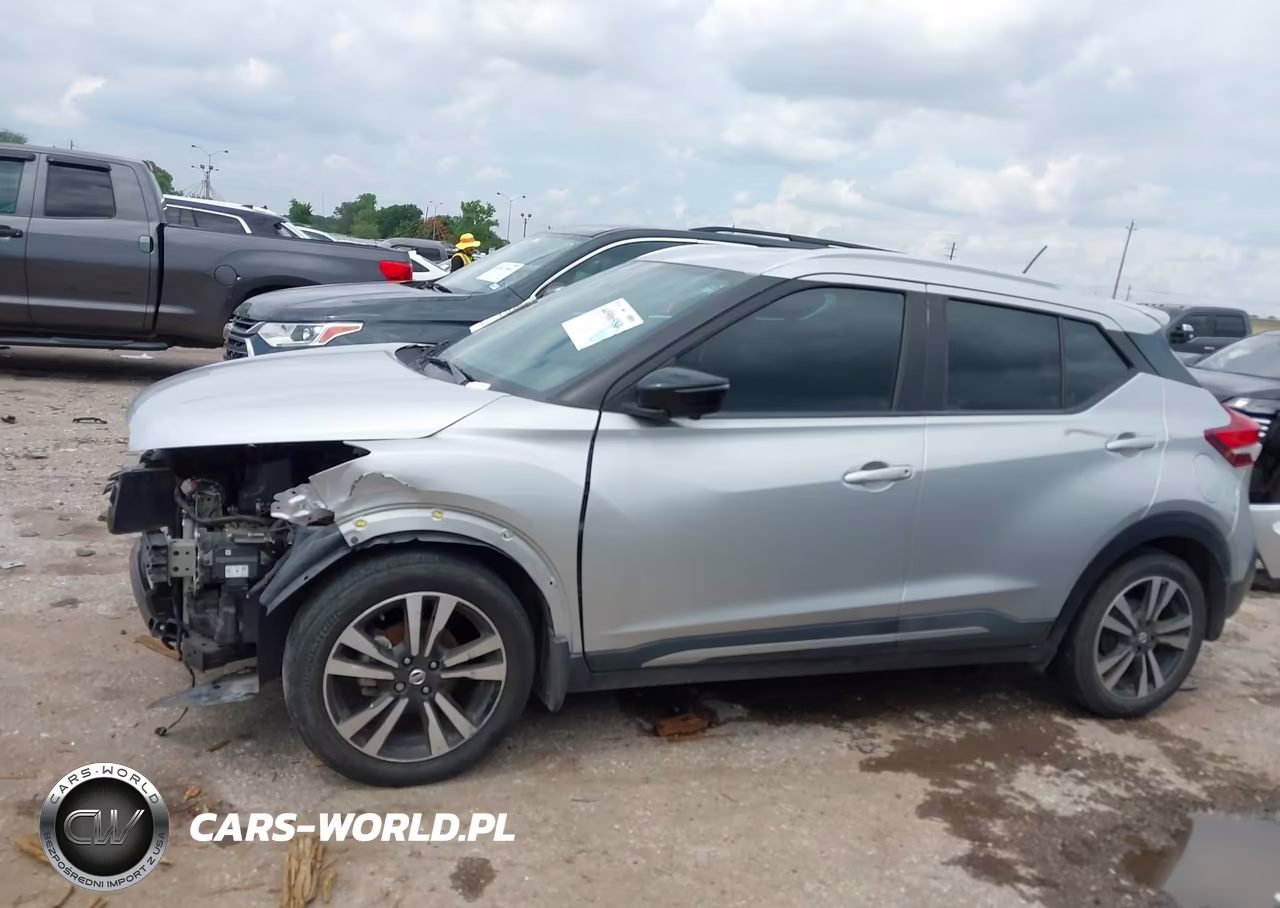 2018 Nissan Kicks Sr VIN:3N1CP5CU8JL497116 - 14