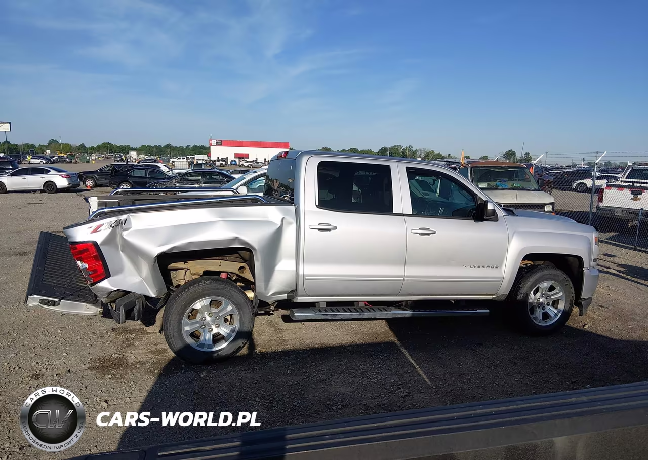 2018 Chevrolet Silverado 1500 2Lt VIN:3GCUKREC3JG354658 - 13