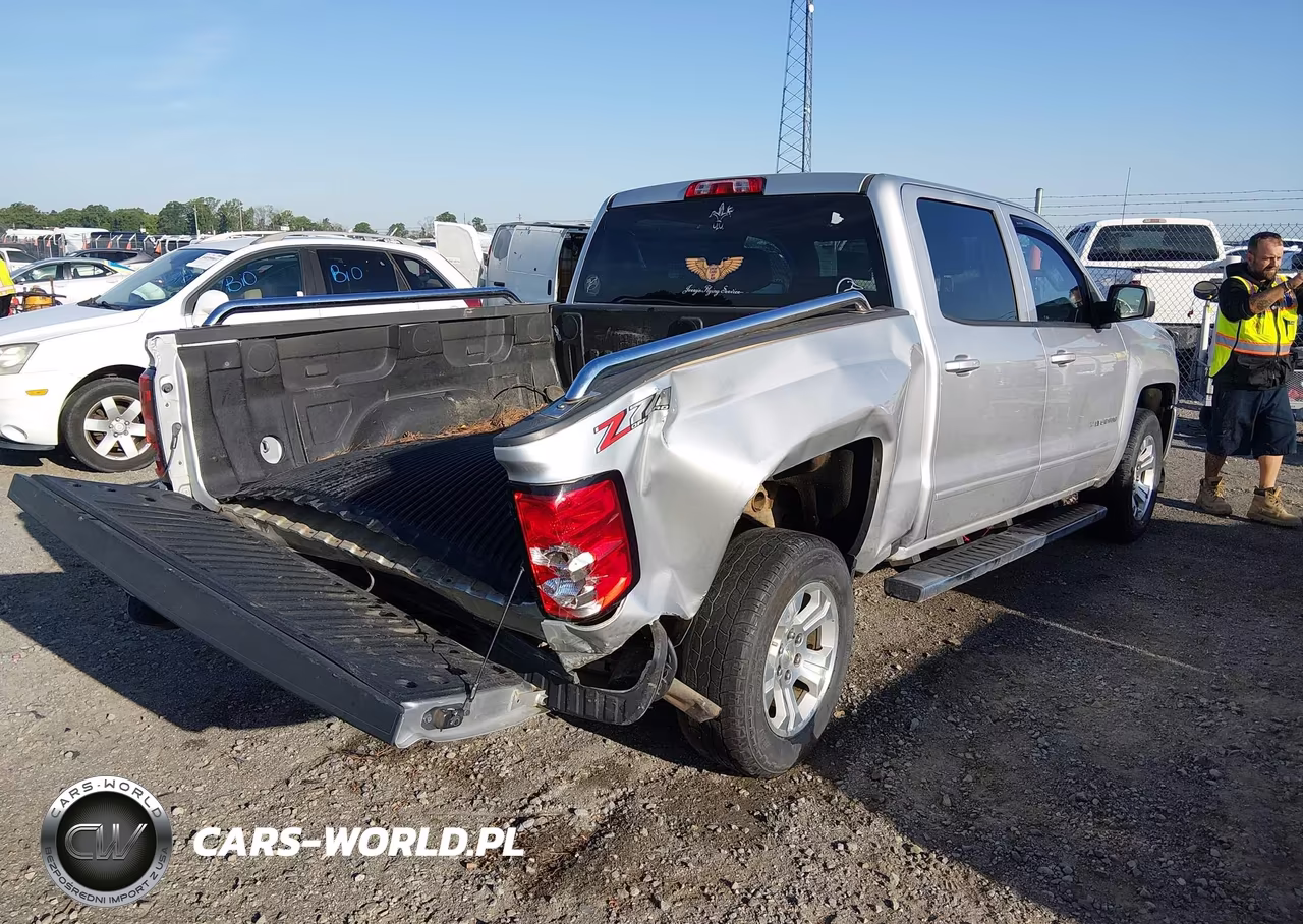 2018 Chevrolet Silverado 1500 2Lt VIN:3GCUKREC3JG354658 - 4
