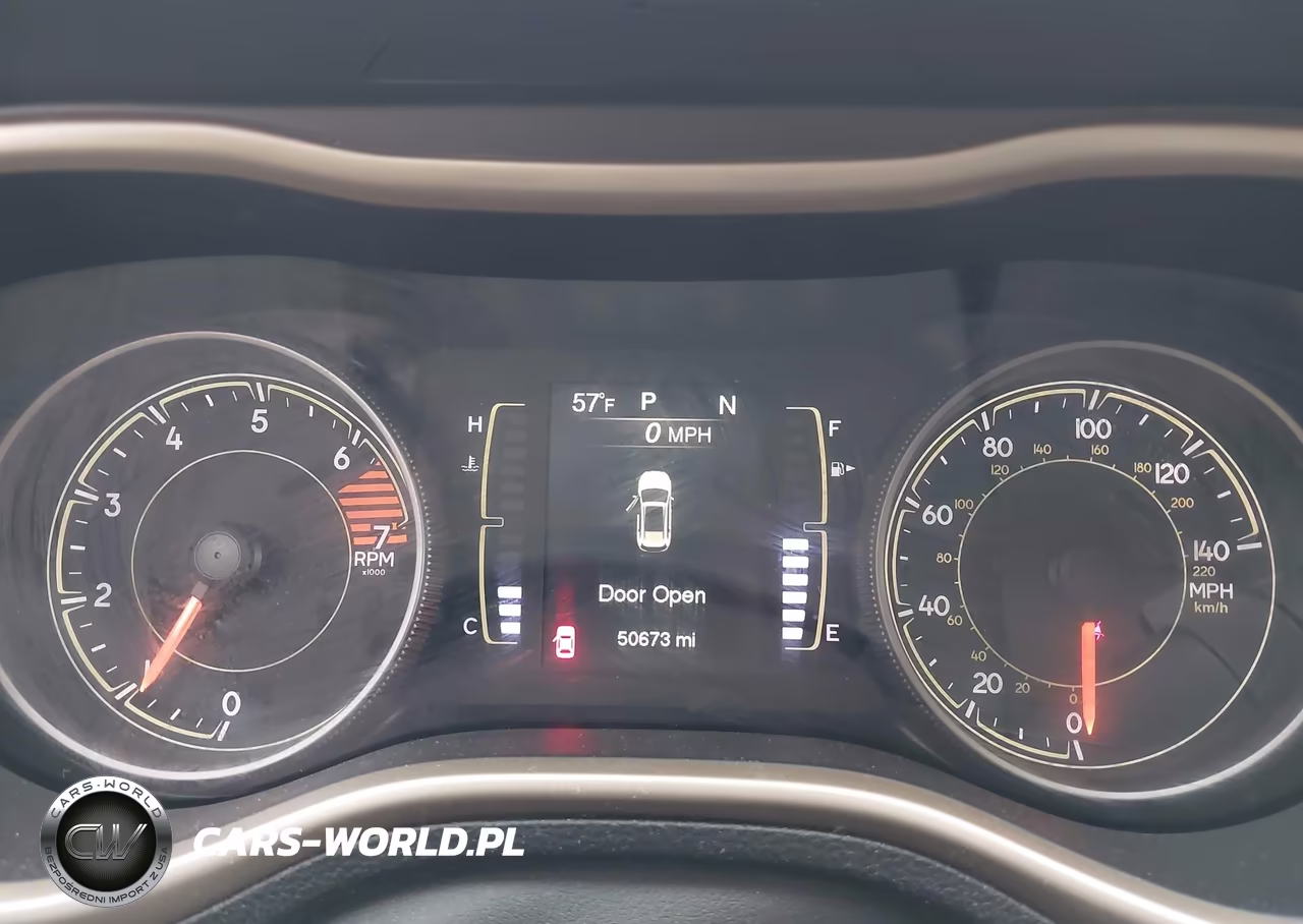 2018 Jeep Cherokee Latitude 4X4 VIN:1C4PJMCB0JD569053 - 7