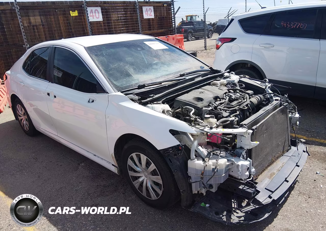2019 Toyota Camry Hybrid Le – zdjęcie 1 z 17