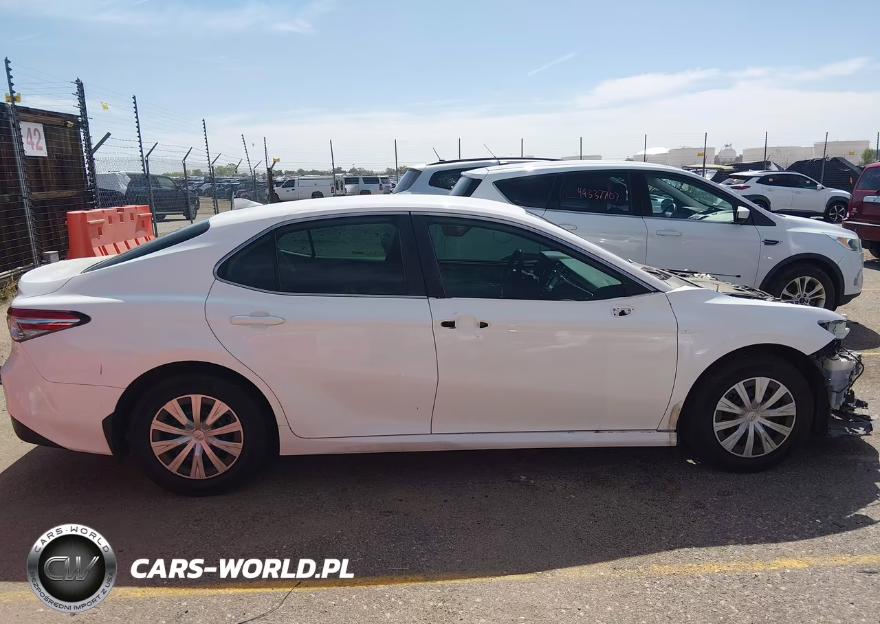 2019 Toyota Camry Hybrid Le VIN:4T1B31HK9KU510060 - 14
