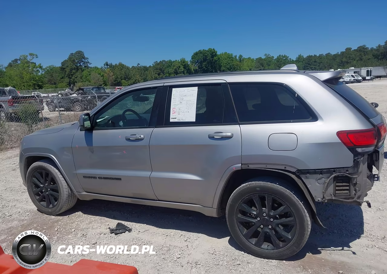 2018 Jeep Grand Cherokee Altitude 4X2 VIN:1C4RJEAG3JC208466 - 14