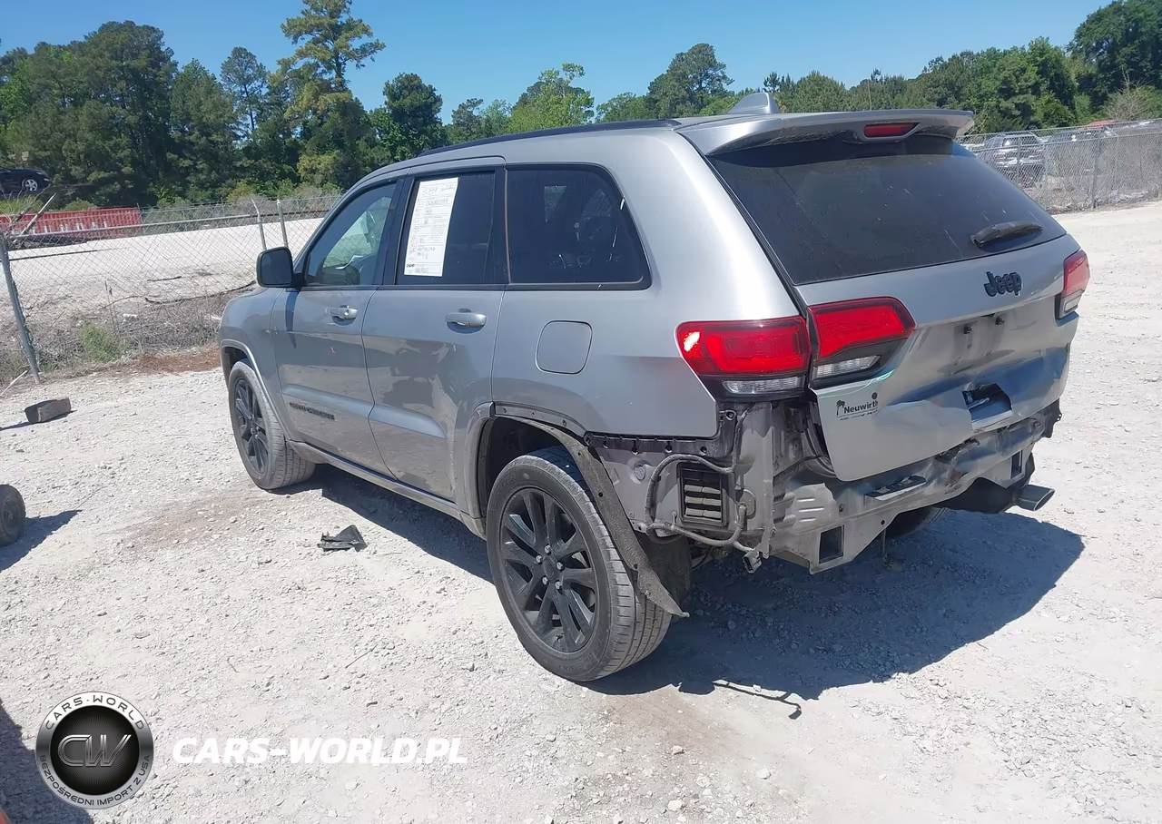 2018 Jeep Grand Cherokee Altitude 4X2 VIN:1C4RJEAG3JC208466 - 3