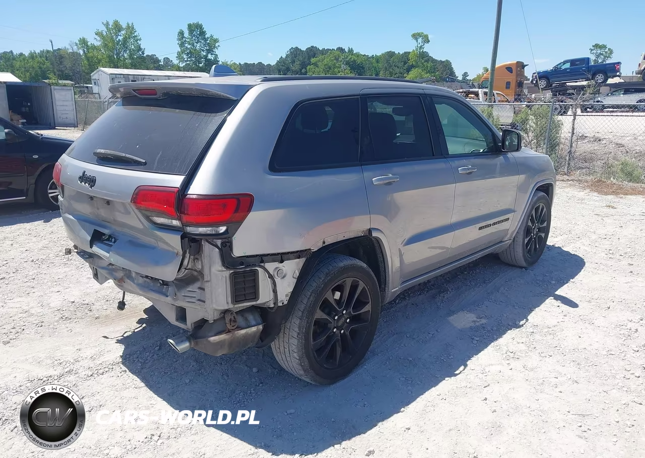 2018 Jeep Grand Cherokee Altitude 4X2 VIN:1C4RJEAG3JC208466 - 4