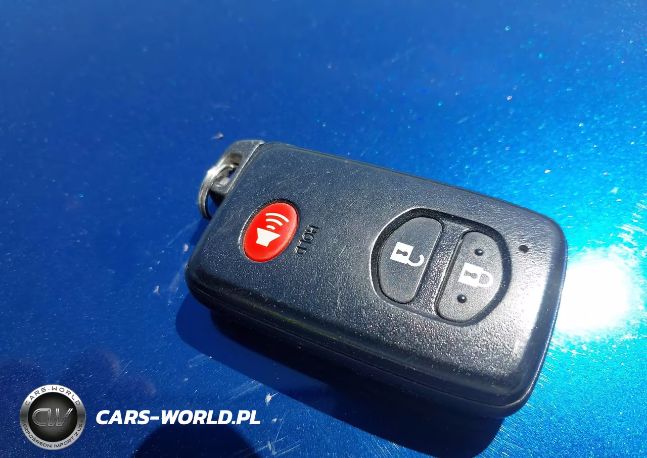 2014 Toyota Prius V Two VIN:JTDZN3EU8E3364596 - 11
