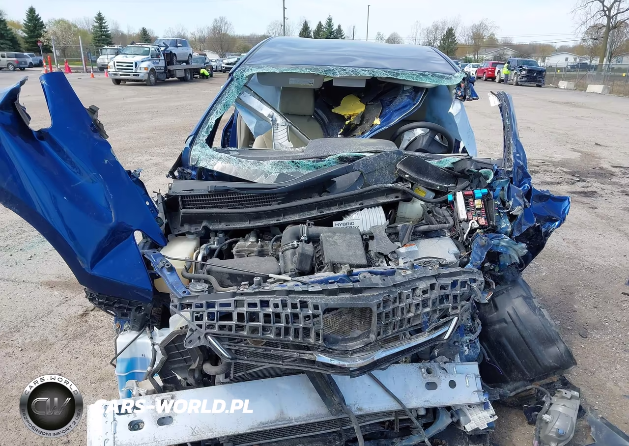 2014 Toyota Prius V Two VIN:JTDZN3EU8E3364596 - 13