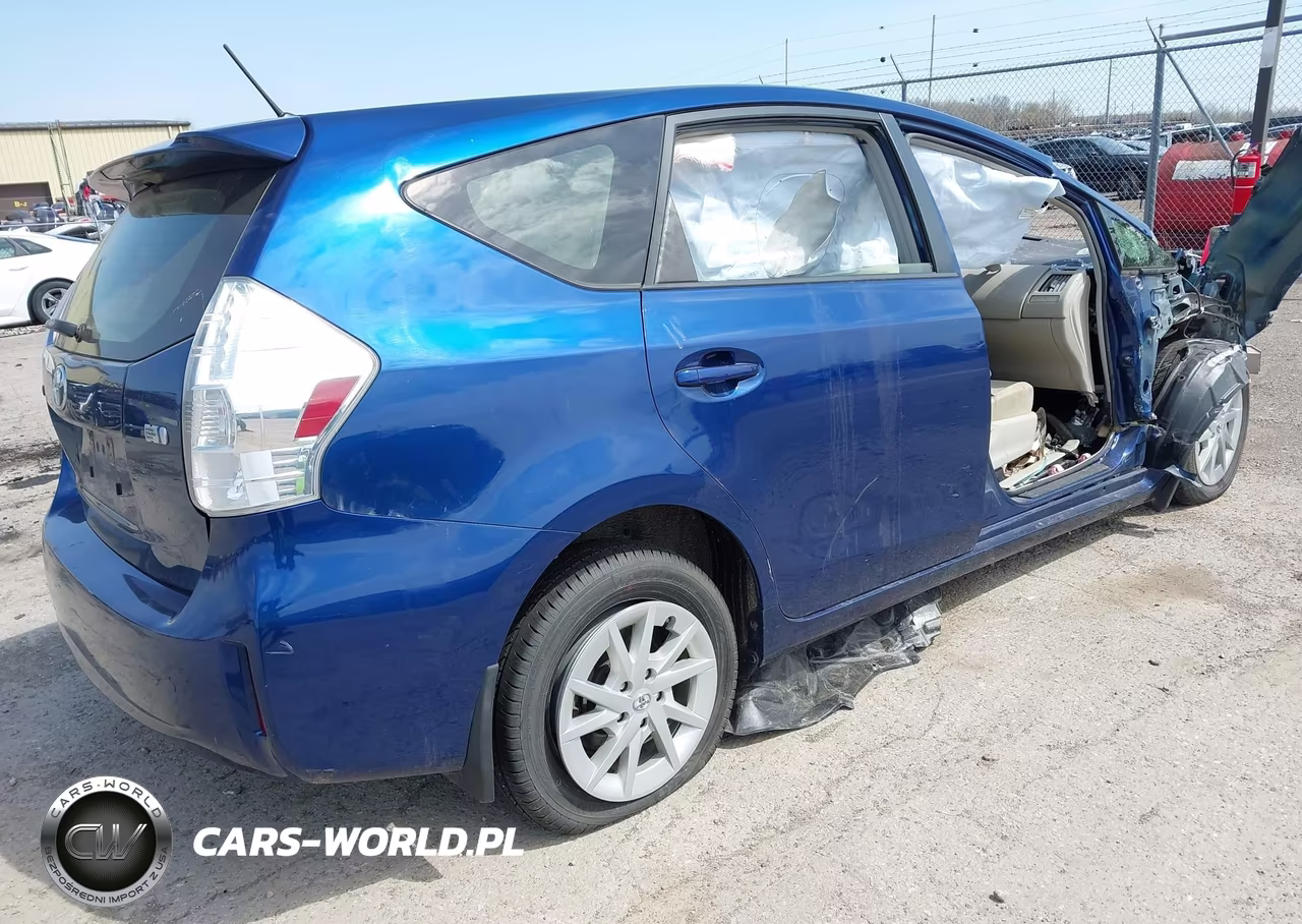 2014 Toyota Prius V Two VIN:JTDZN3EU8E3364596 - 4