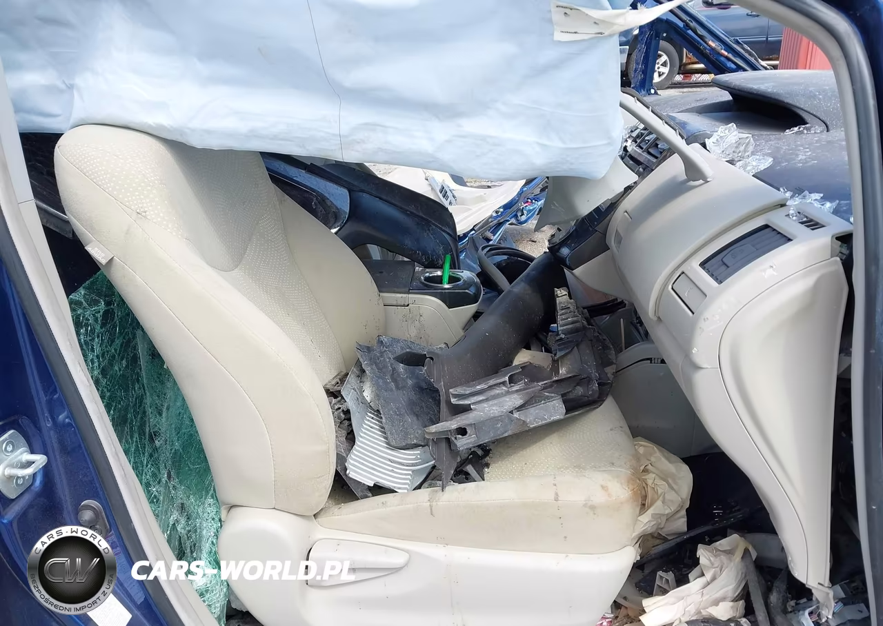 2014 Toyota Prius V Two VIN:JTDZN3EU8E3364596 - 5
