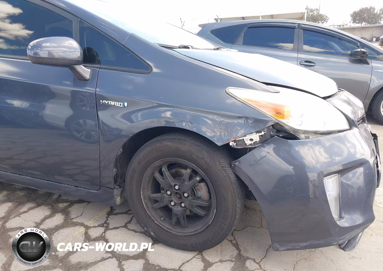 2015 Toyota Prius Two VIN:JTDKN3DU7F1877662 - 20