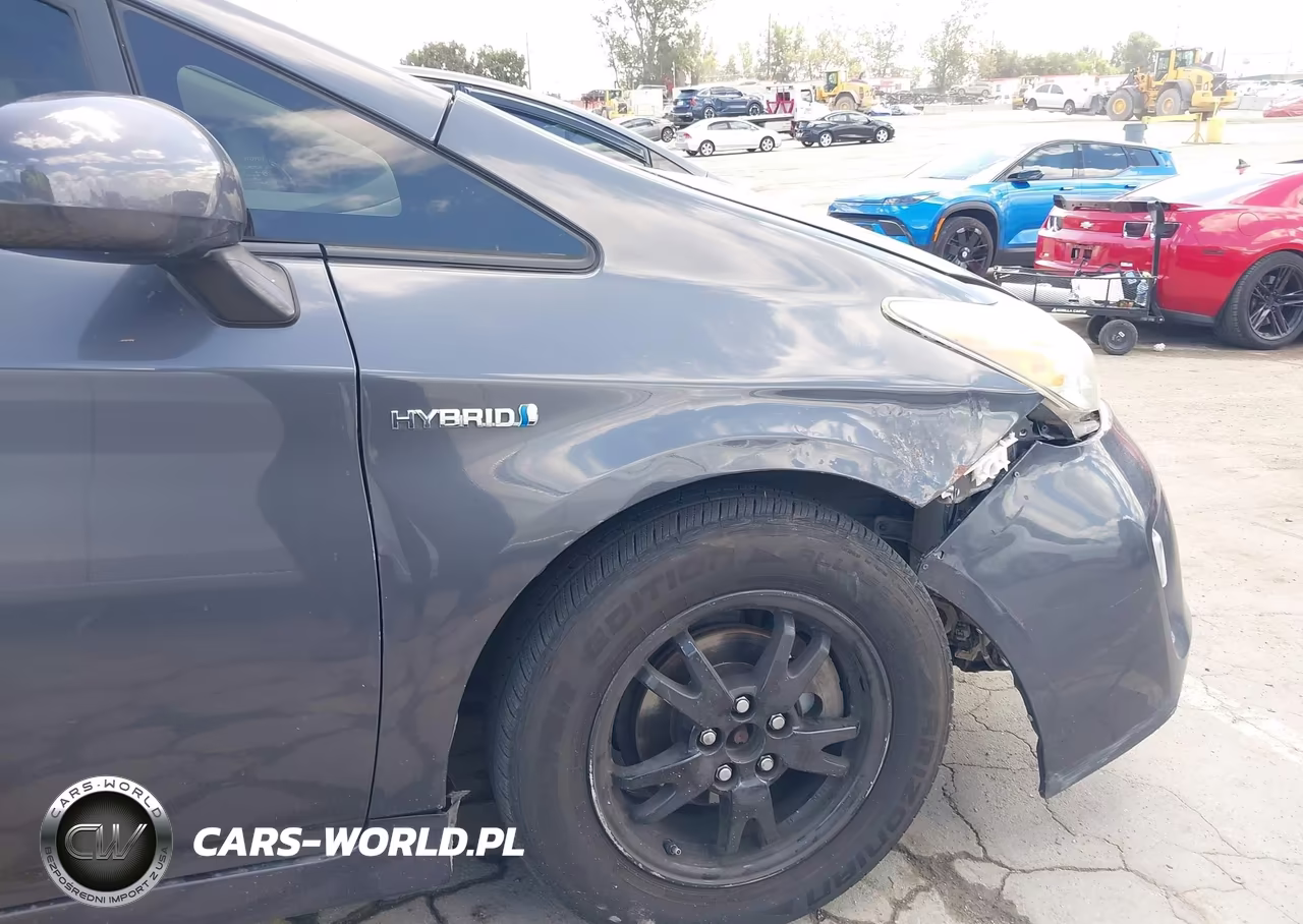 2015 Toyota Prius Two VIN:JTDKN3DU7F1877662 - 21