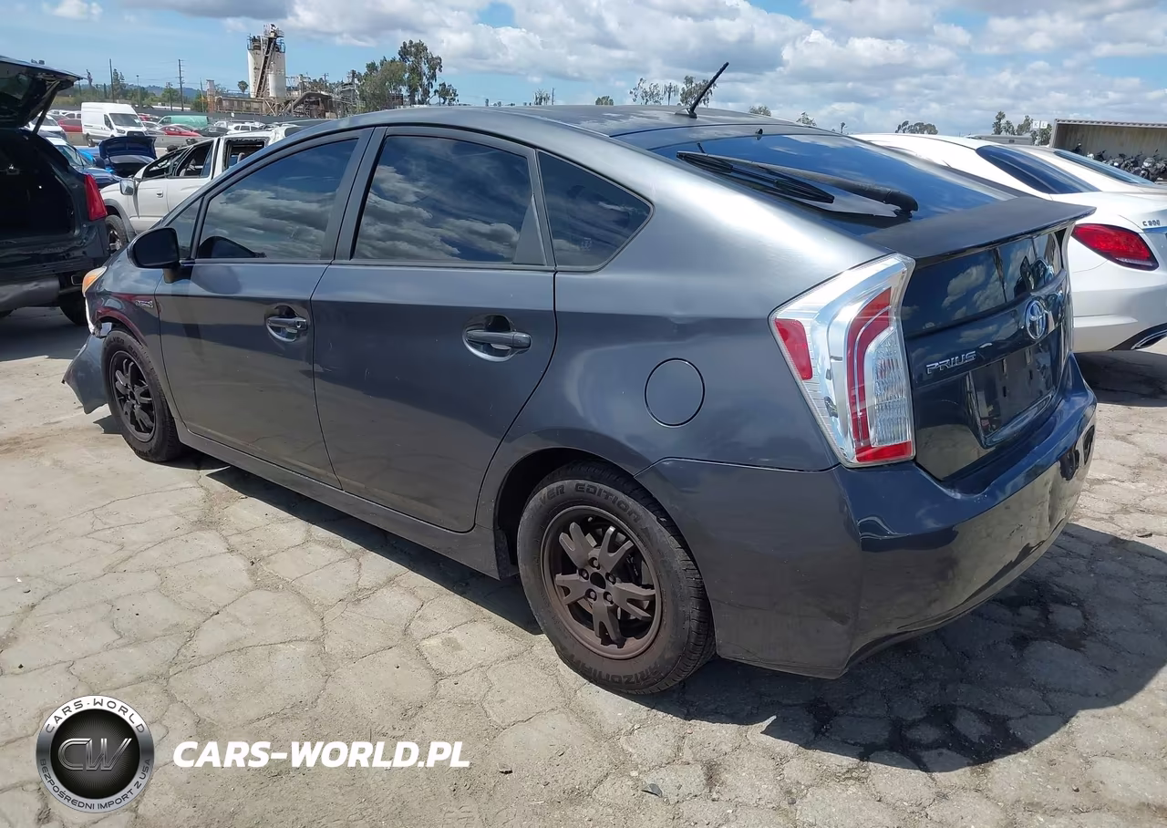 2015 Toyota Prius Two VIN:JTDKN3DU7F1877662 - 3