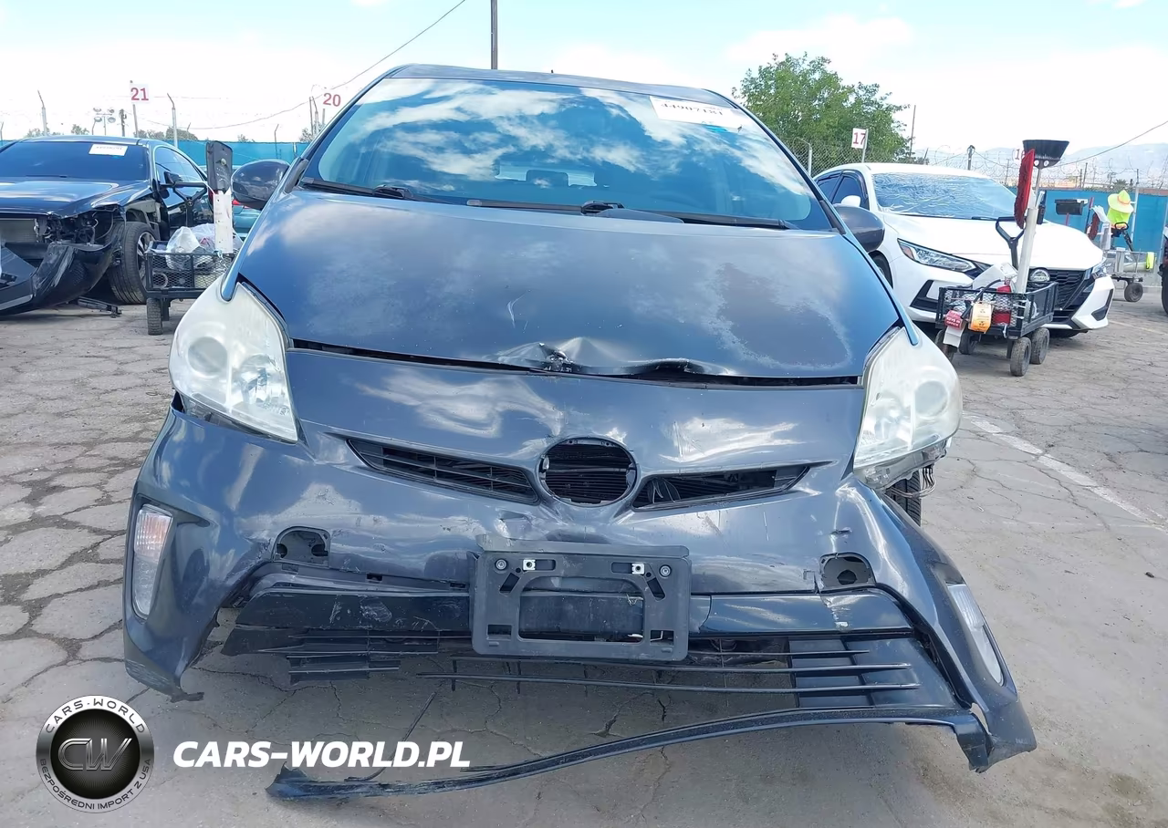 2015 Toyota Prius Two VIN:JTDKN3DU7F1877662 - 6